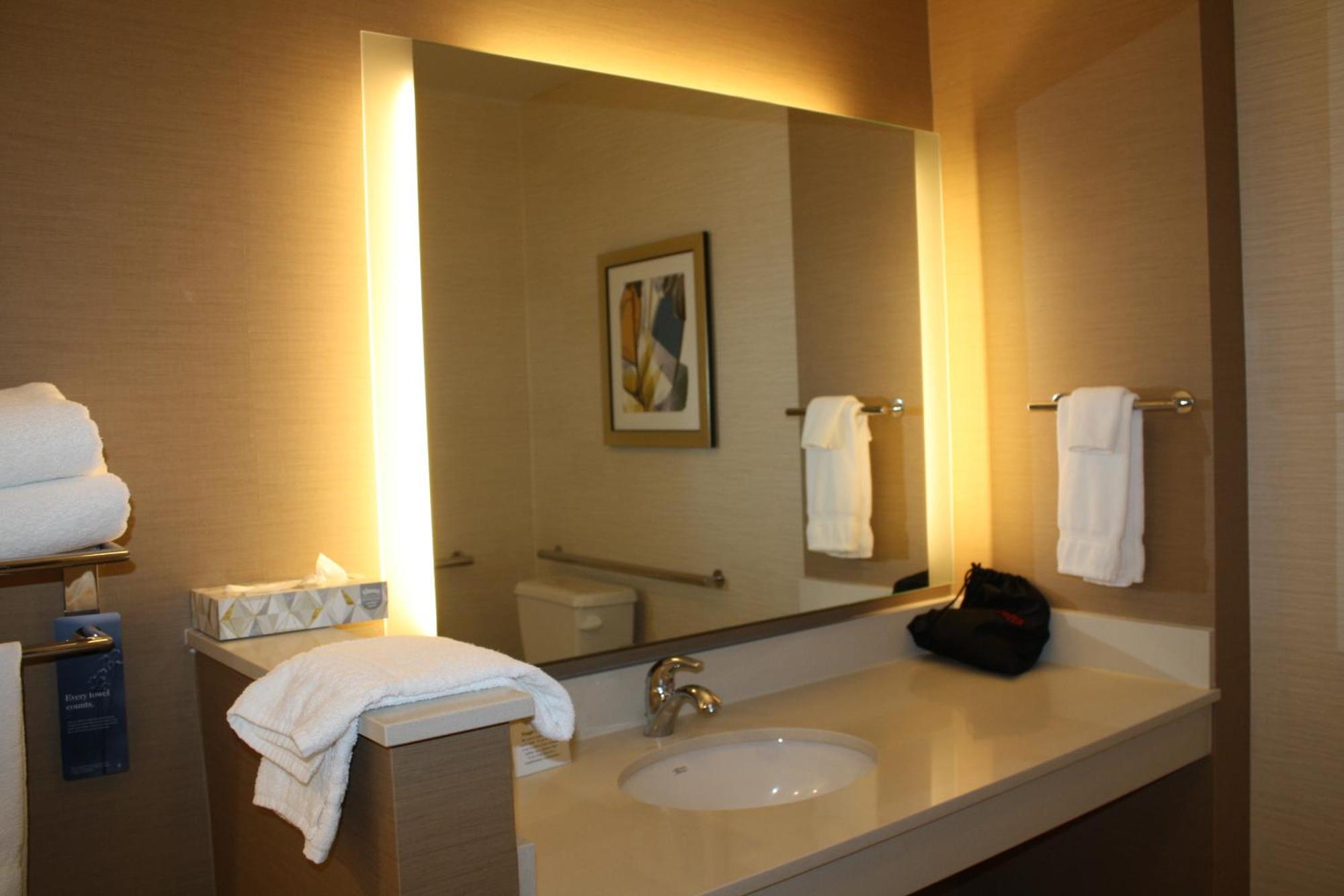 Fairfield Inn & Suites By Marriott Детройт-Лейкс Экстерьер фото
